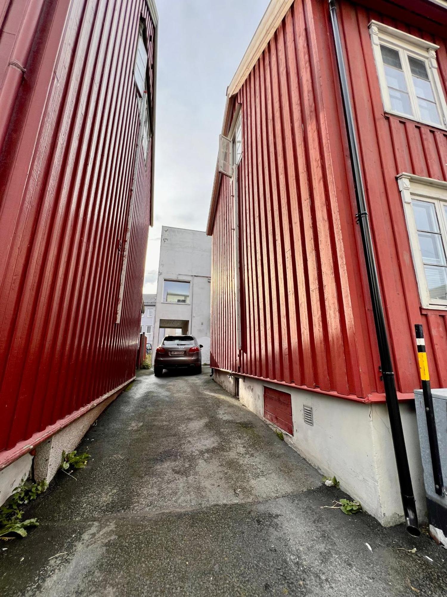 Arctic Homes - Red Polar House Tromsø Exteriör bild